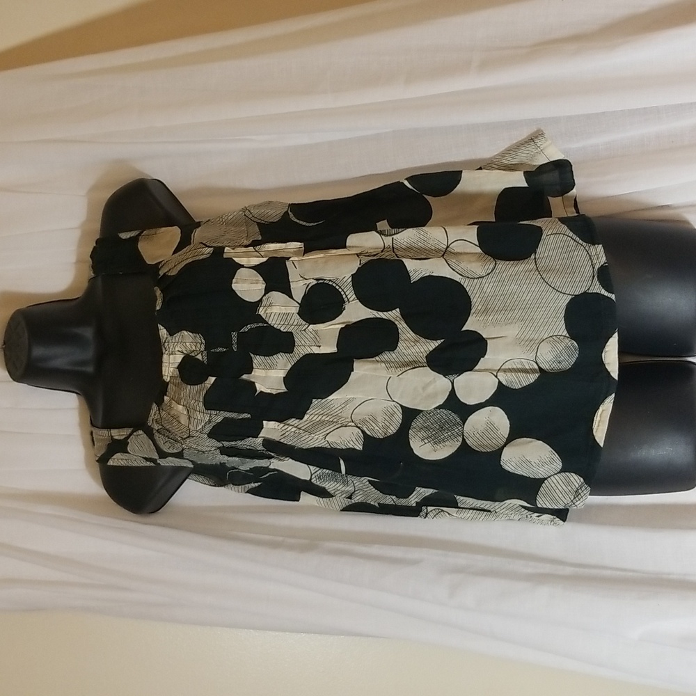 2For$15 -- M Cute Airy Dotted Top